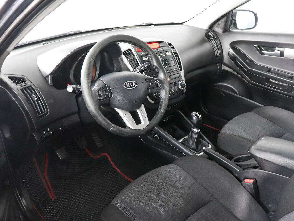 Купить Kia Ceed, 2011, 146 236 км, фото №5