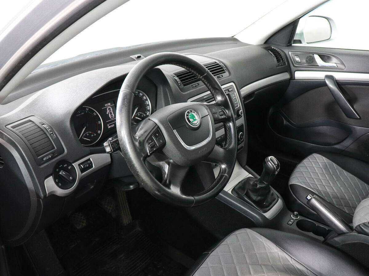 Купить Skoda Octavia, 2011, 201 335 км, фото №8