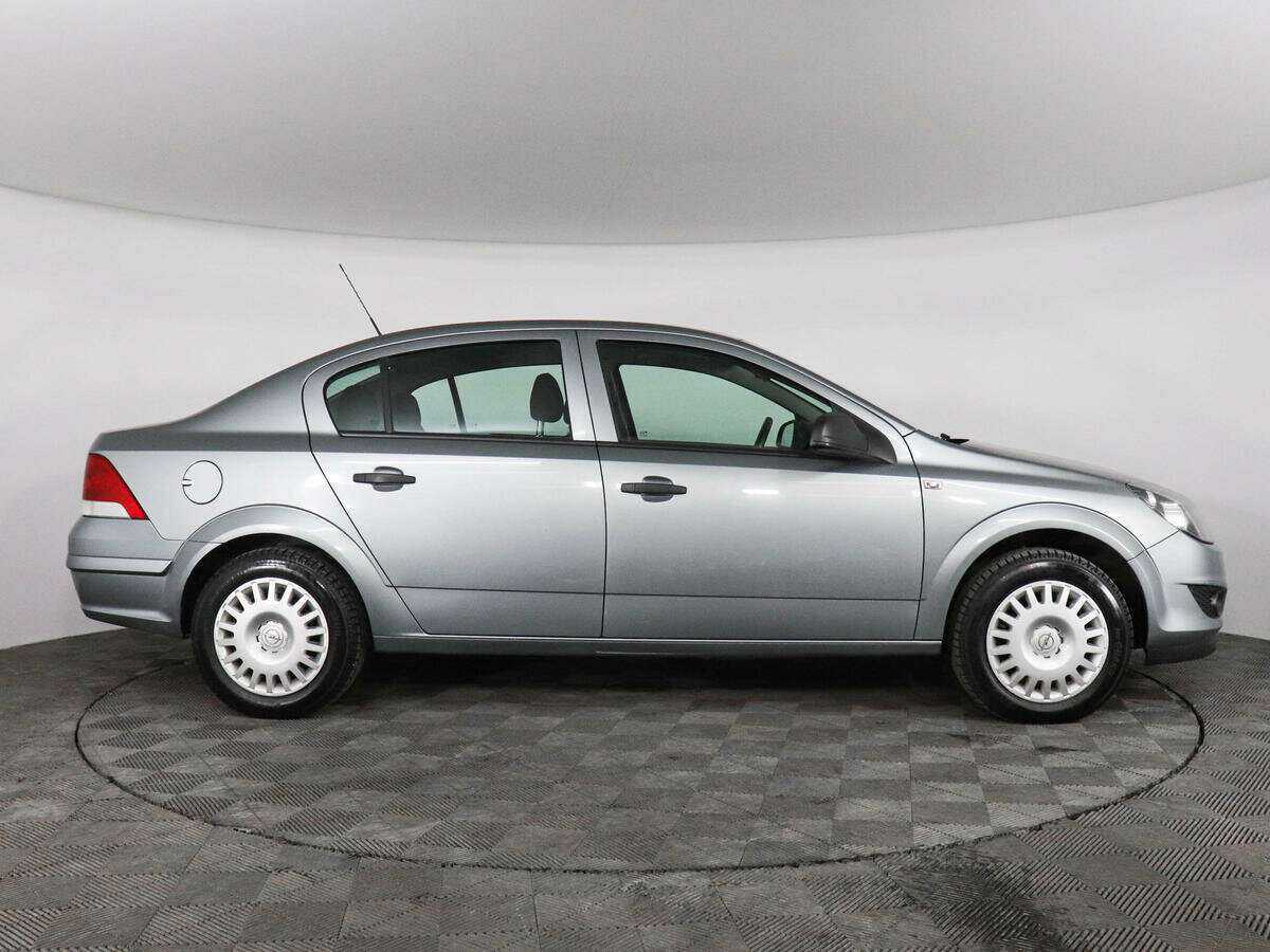 Купить Opel Astra, 2011, 108 975 км, фото №4