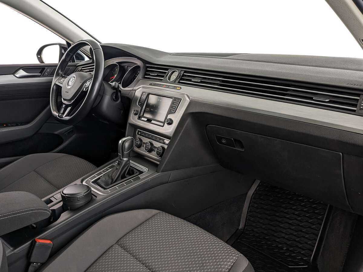 Купить Volkswagen Passat, 2016, 61 012 км, фото №8
