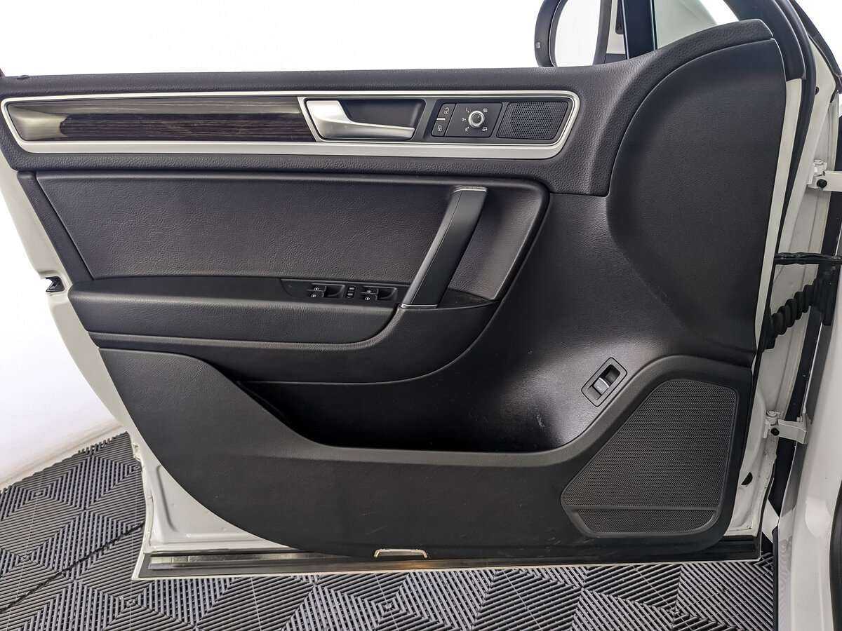 Купить Volkswagen Touareg, 2017, 111 483 км, фото №18