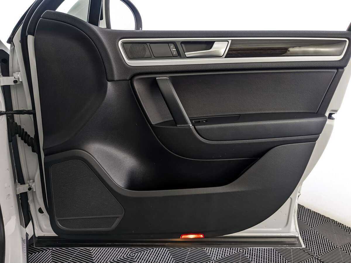 Купить Volkswagen Touareg, 2017, 111 483 км, фото №24