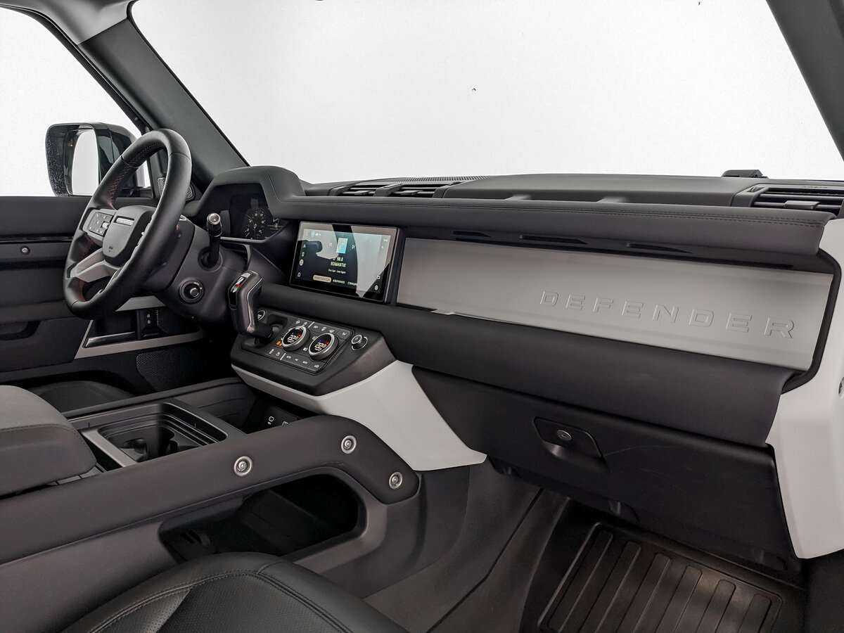 Купить Land Rover Defender 110, 2021, 71 334 км, фото №8