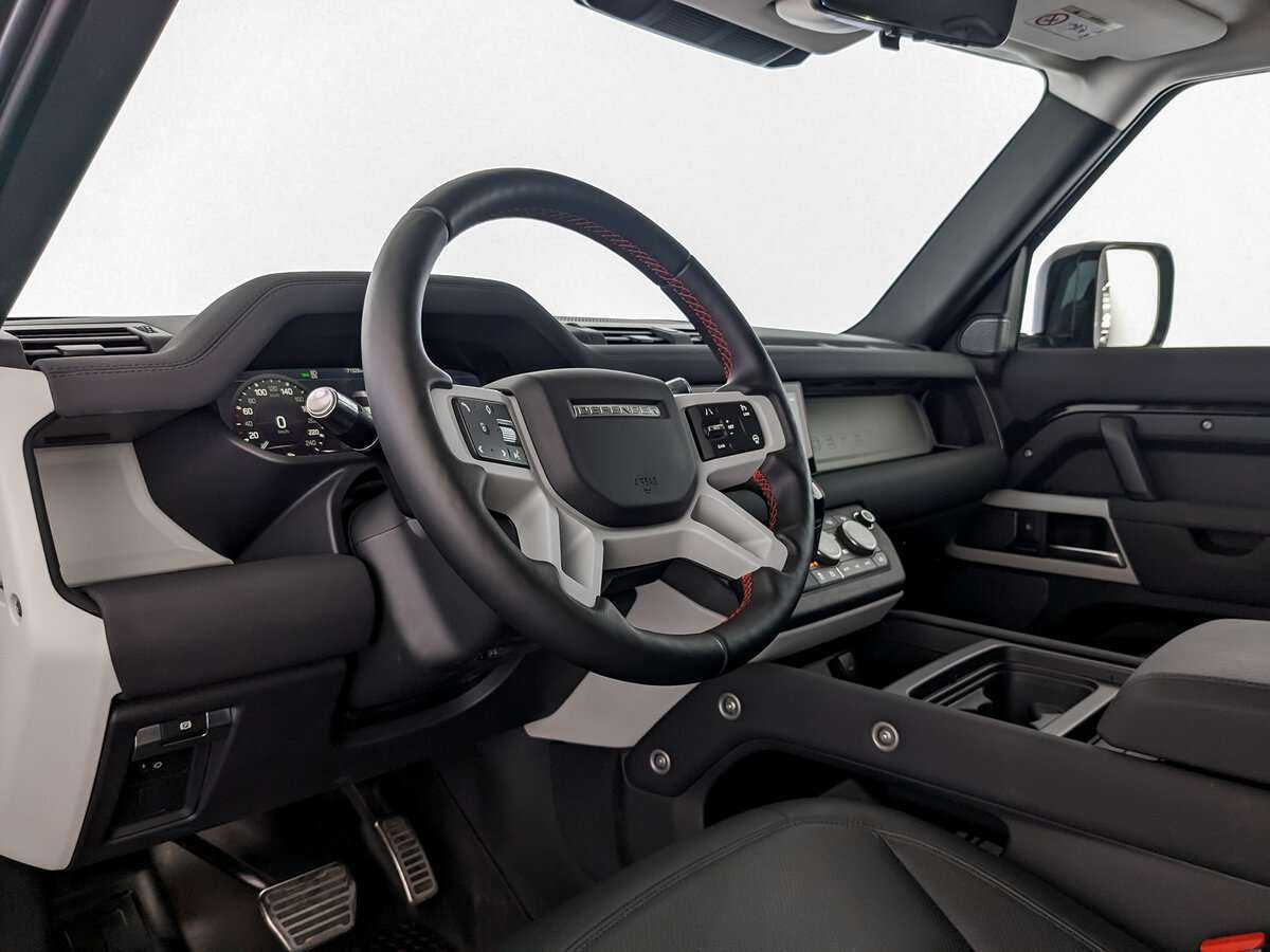 Купить Land Rover Defender 110, 2021, 71 334 км, фото №12