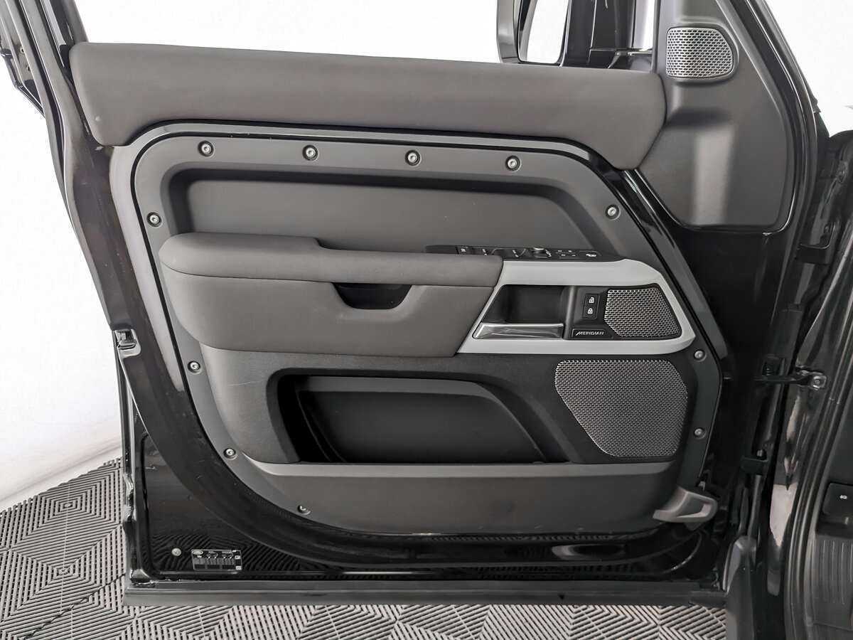 Купить Land Rover Defender 110, 2021, 71 334 км, фото №13