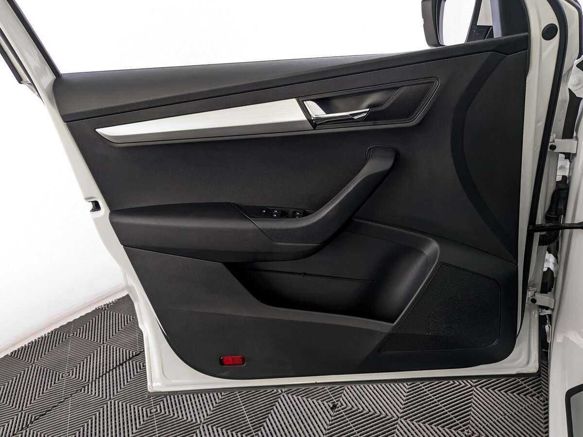Купить Skoda Karoq, 2022, 40 879 км, фото №15