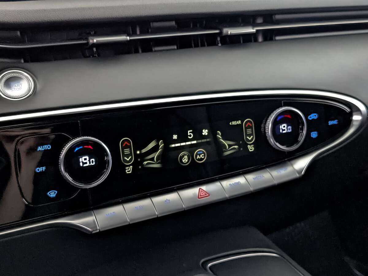 Купить Genesis GV70, 2021, 30 777 км, фото №21