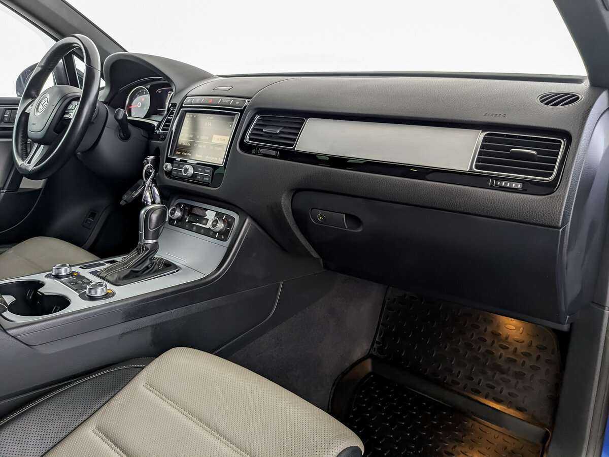 Купить Volkswagen Touareg, 2017, 77 380 км, фото №9