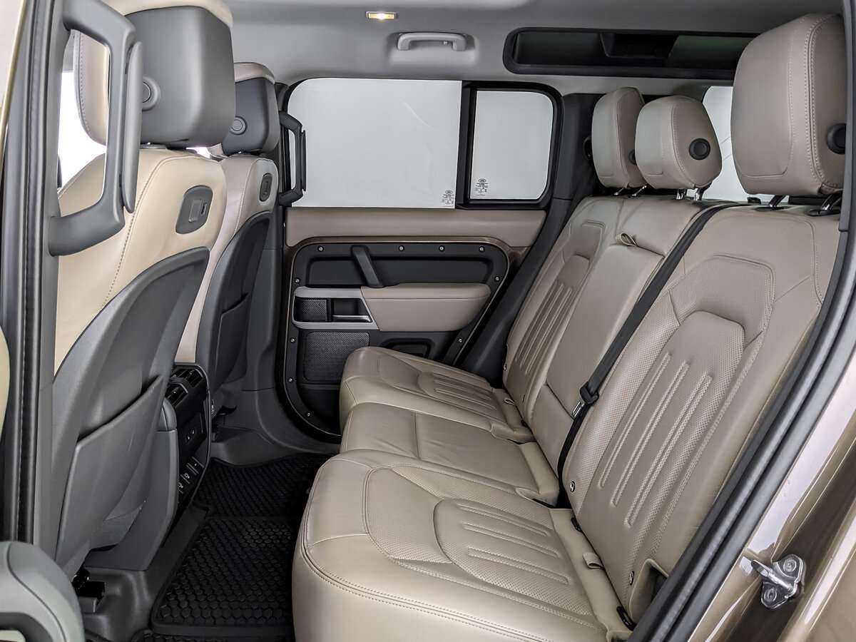 Купить Land Rover Defender 110, 2021, 75 671 км, фото №11