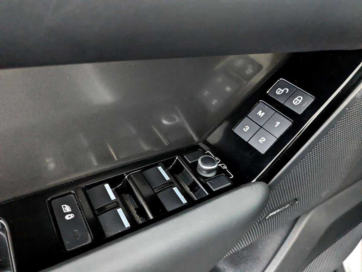 Купить Land Rover Range Rover Velar, 2019, 49 006 км, фото №22