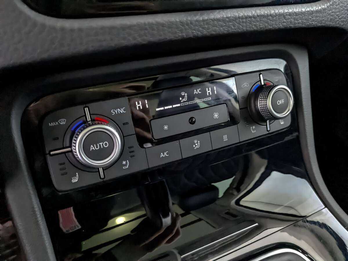 Купить Volkswagen Touareg, 2017, 132 764 км, фото №16