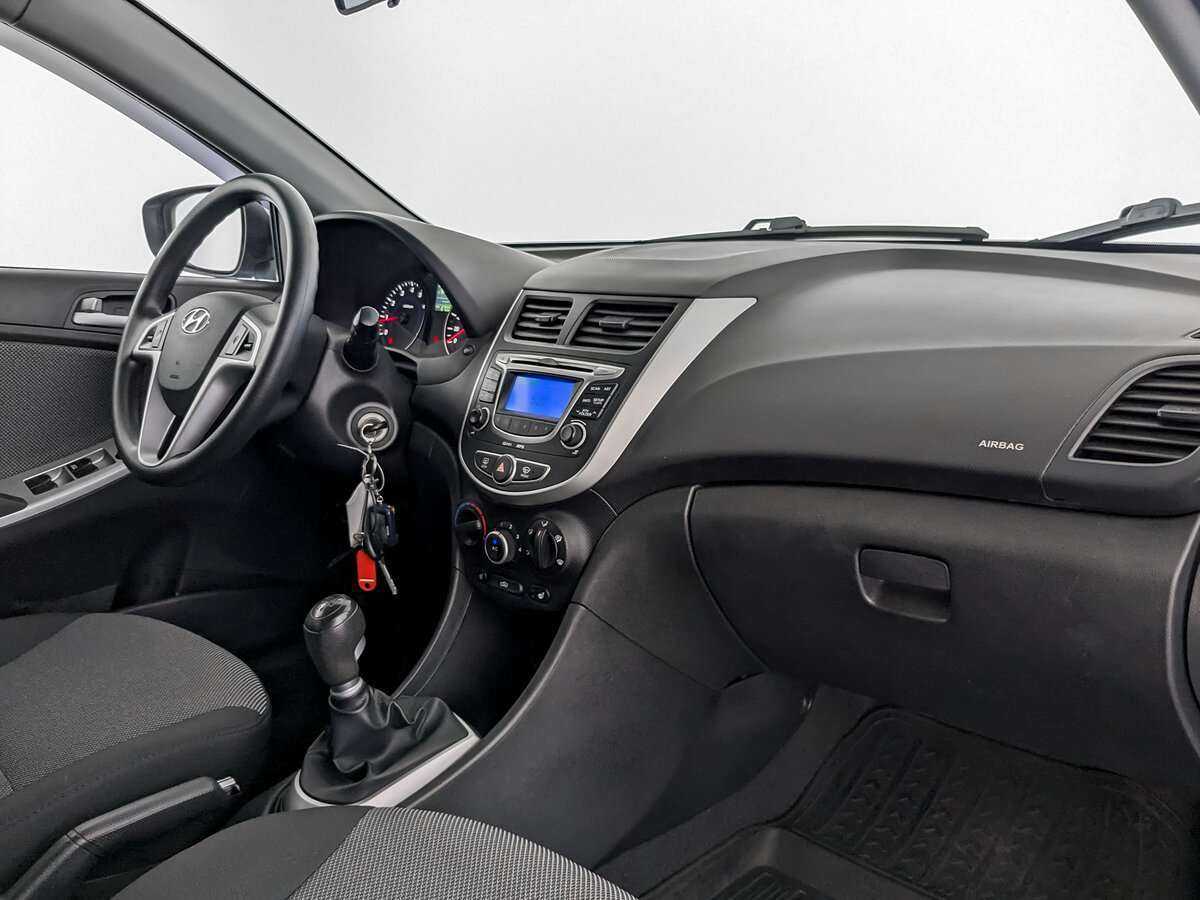 Купить Hyundai Solaris, 2011, 66 998 км, фото №6