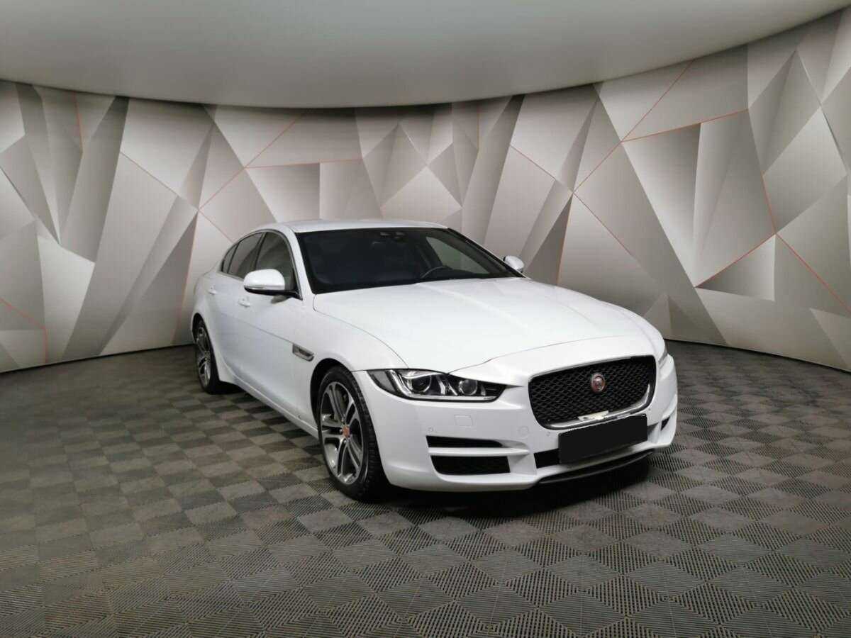 Jaguar XE