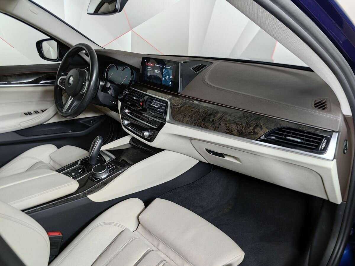 Купить BMW 5 серии 530i xDrive, 2017, 67 826 км, фото №9
