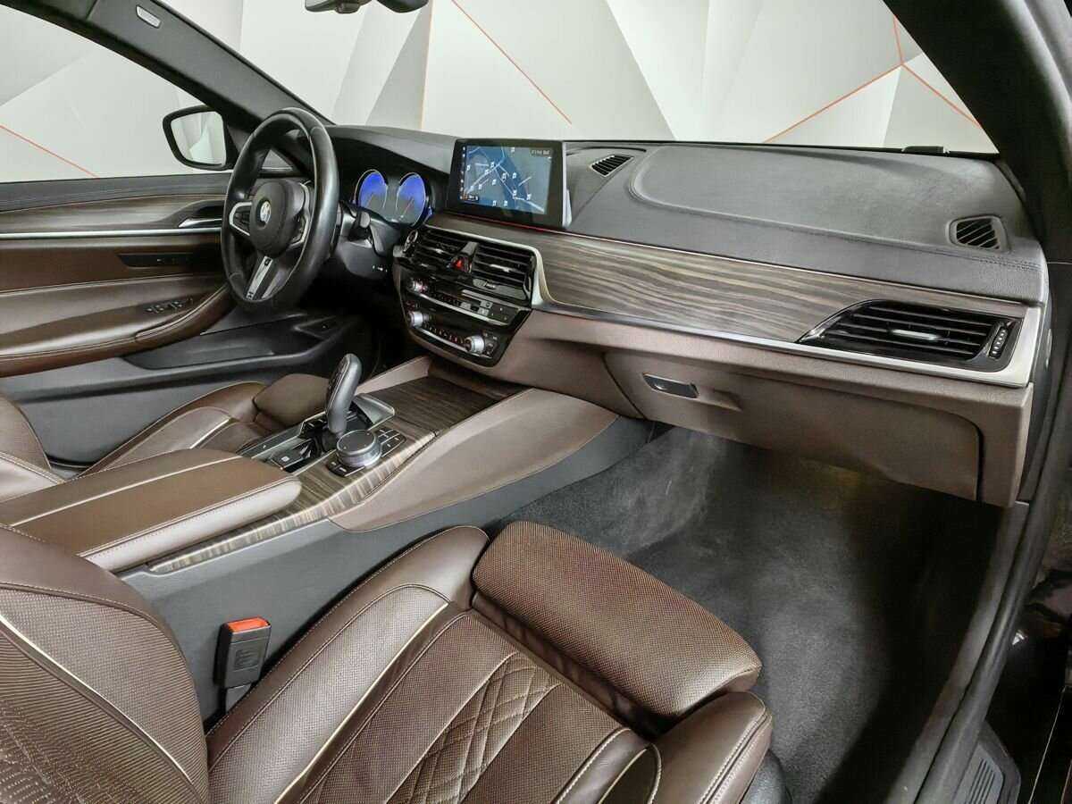 Купить BMW 5 серии 530d xDrive, 2018, 93 359 км, фото №9