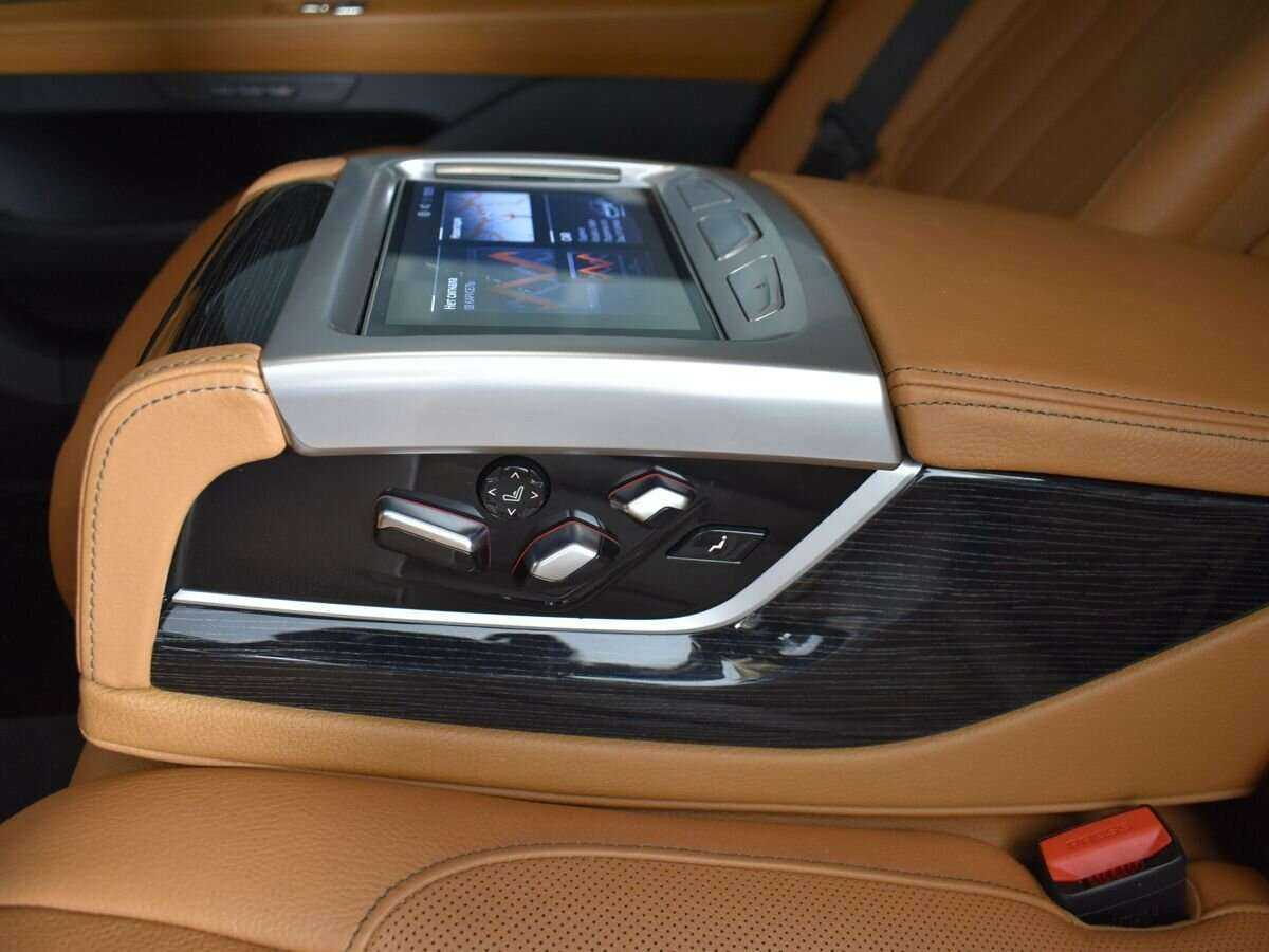 Купить BMW 7 серии Long 730Ld xDrive, 2020, 92 814 км, фото №18