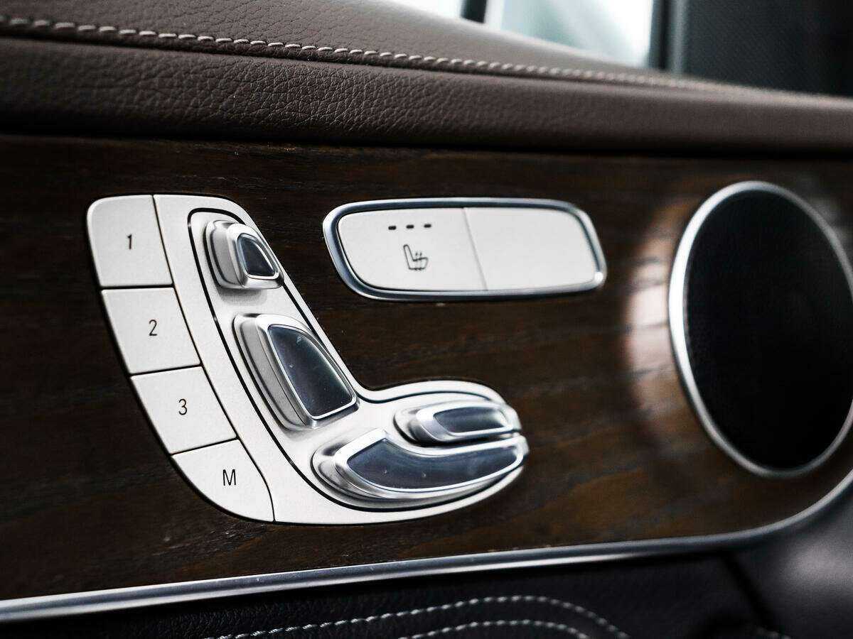 Купить Mercedes-Benz GLC 300, 2015, 131 564 км, фото №10