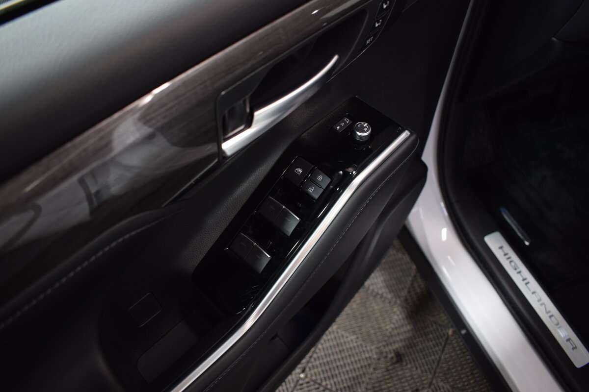 Купить Toyota Highlander, 2023, 123 км, фото №17