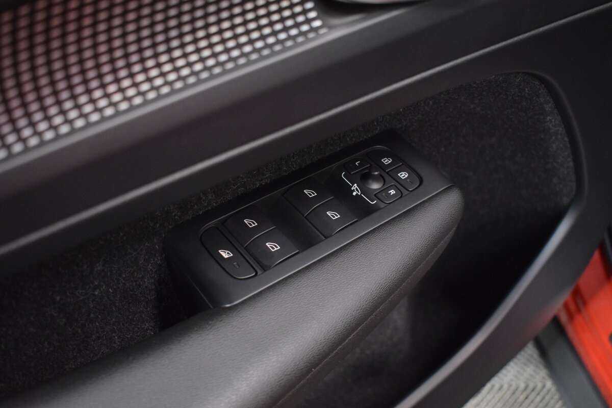 Купить Volvo XC40, 2019, 83 876 км, фото №13