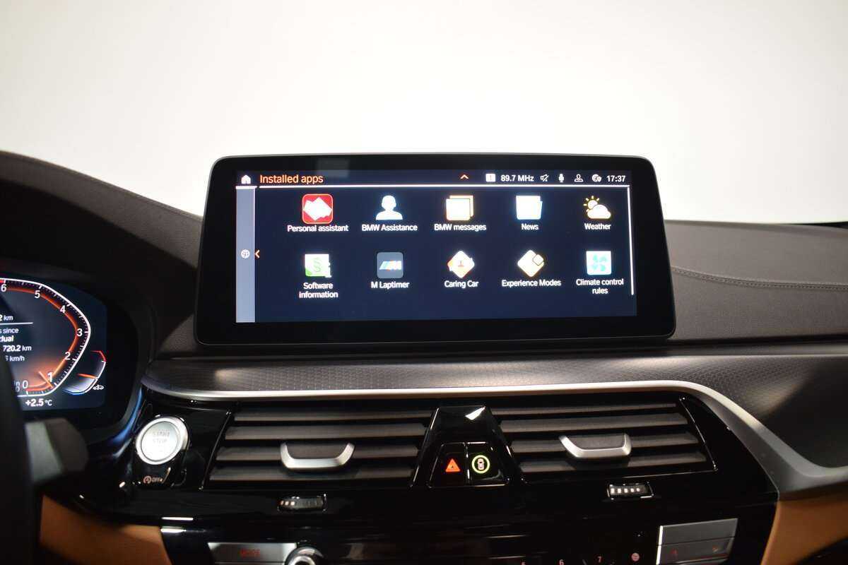 Купить BMW 5 серии 520i, 2023, 11 731 км, фото №28