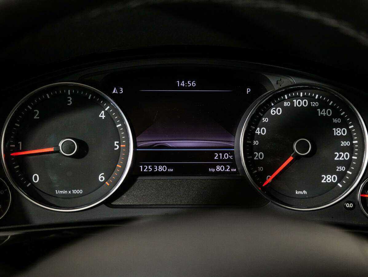 Купить Volkswagen Touareg, 2018, 125 351 км, фото №10