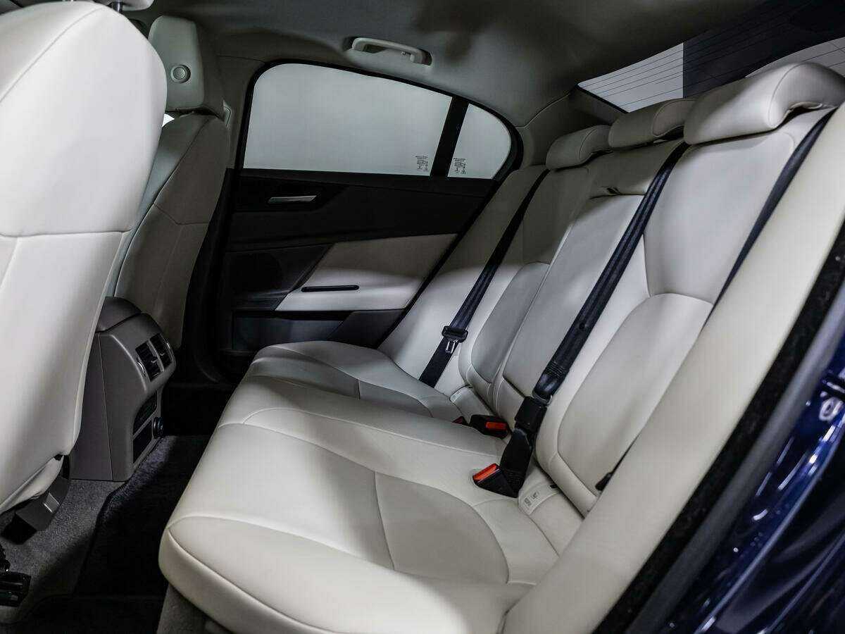 Купить Jaguar XE, 2017, 76 265 км, фото №10