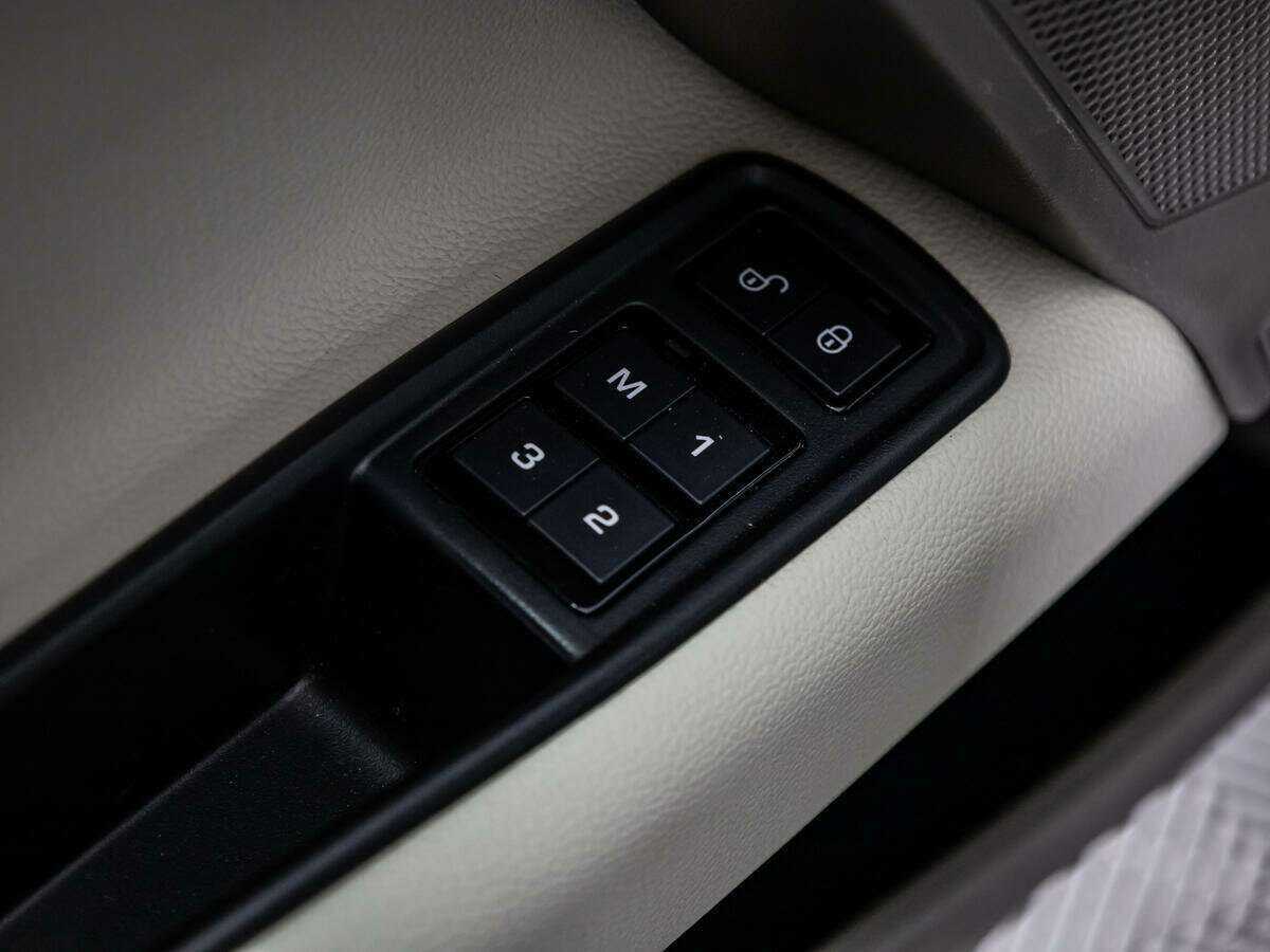 Купить Jaguar XE, 2017, 76 265 км, фото №17