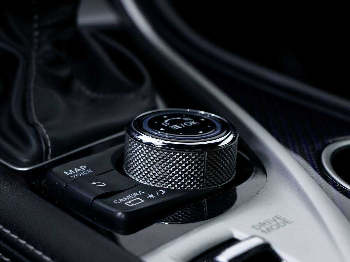 Купить Infiniti Q60, 2017, 151 907 км, фото №17