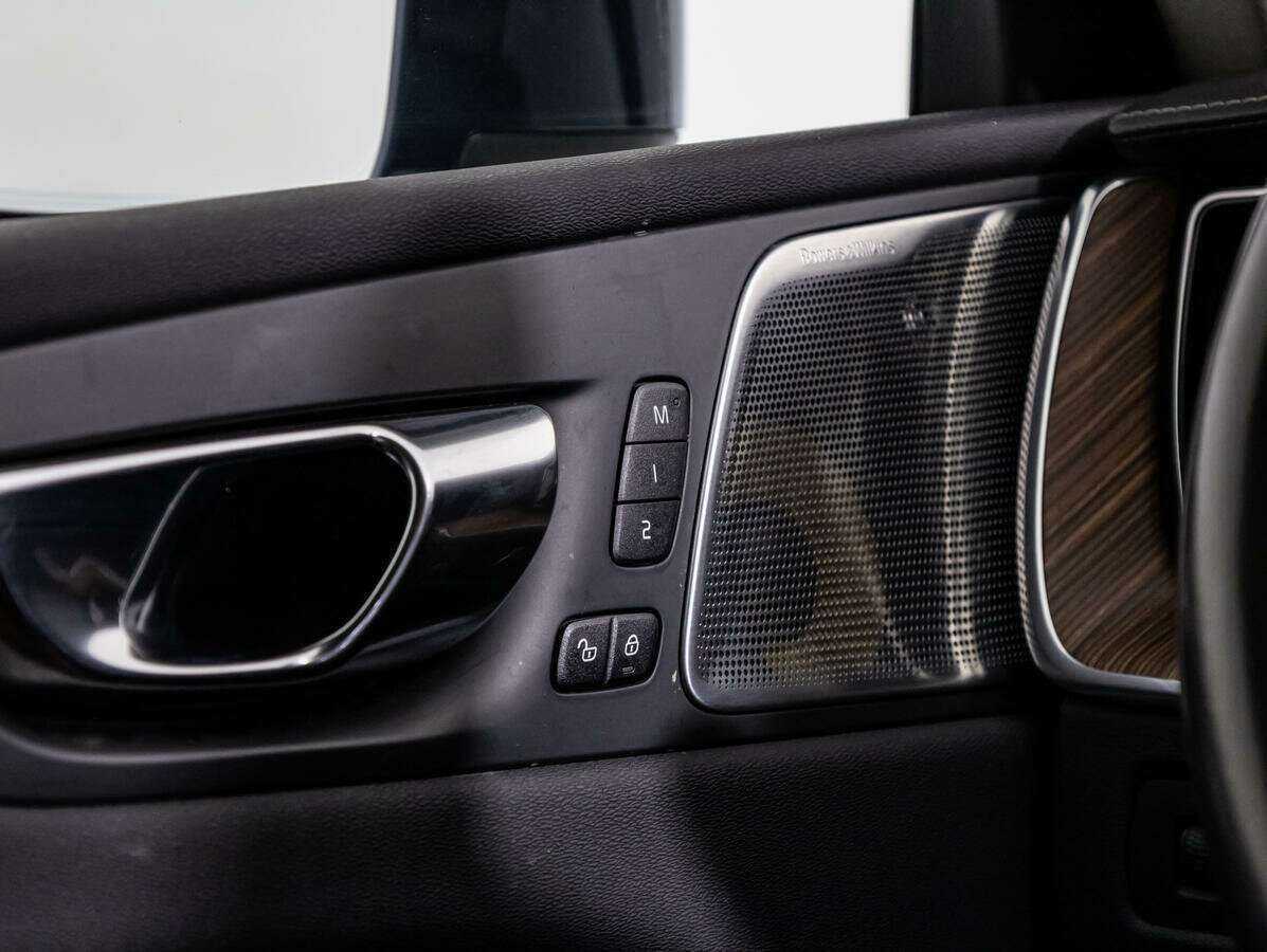 Купить Volvo XC60, 2020, 46 100 км, фото №15