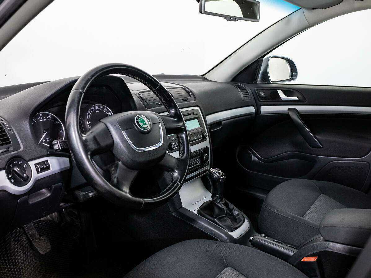 Купить Skoda Octavia, 2011, 282 910 км, фото №10