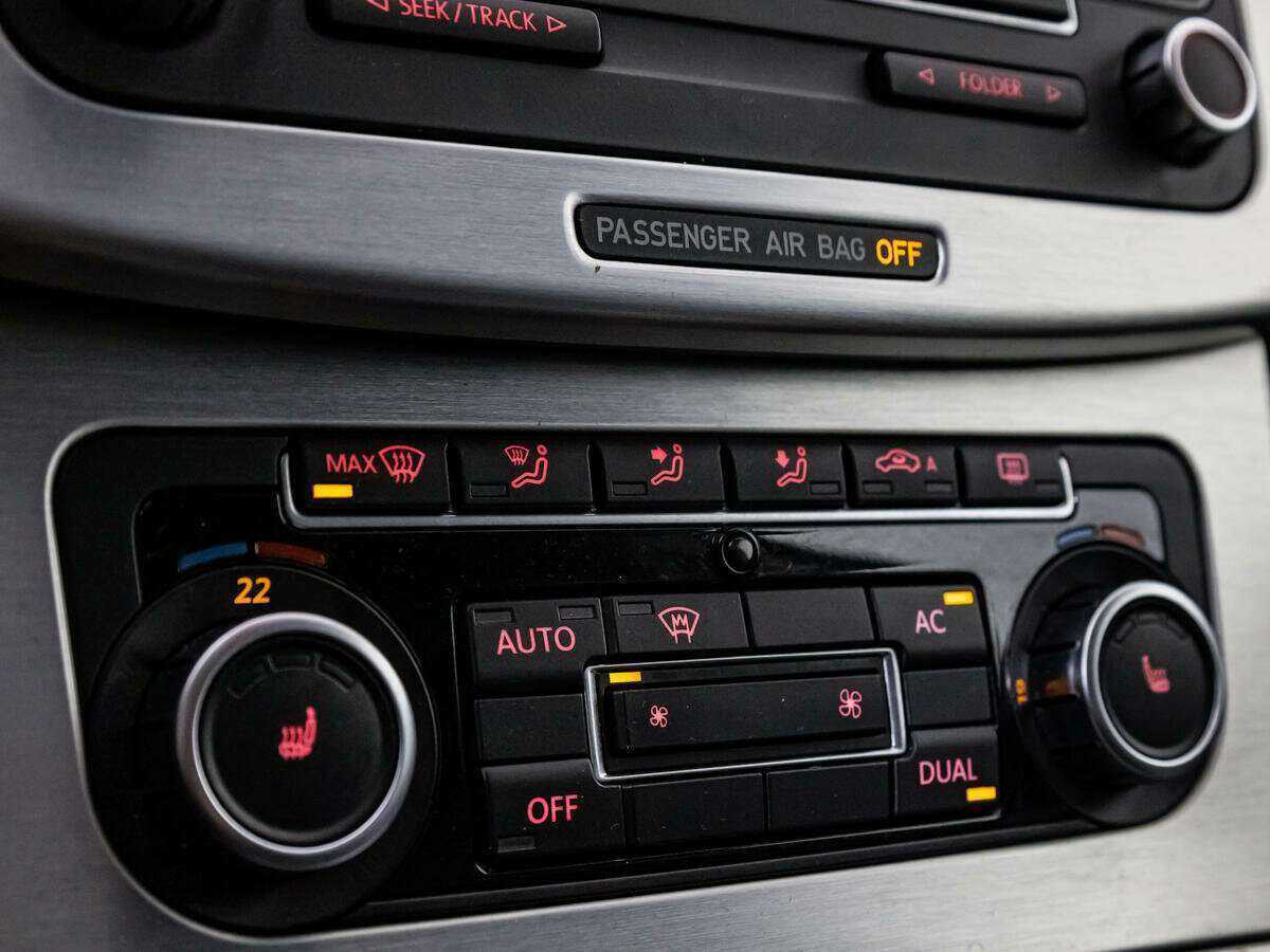 Купить Volkswagen Passat, 2010, 193 340 км, фото №13