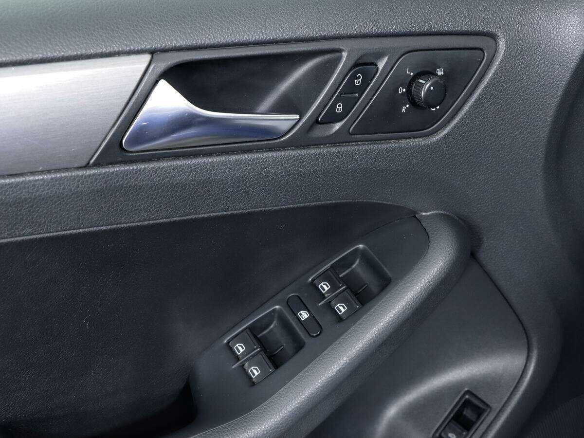 Купить Volkswagen Jetta, 2011, 310 569 км, фото №12