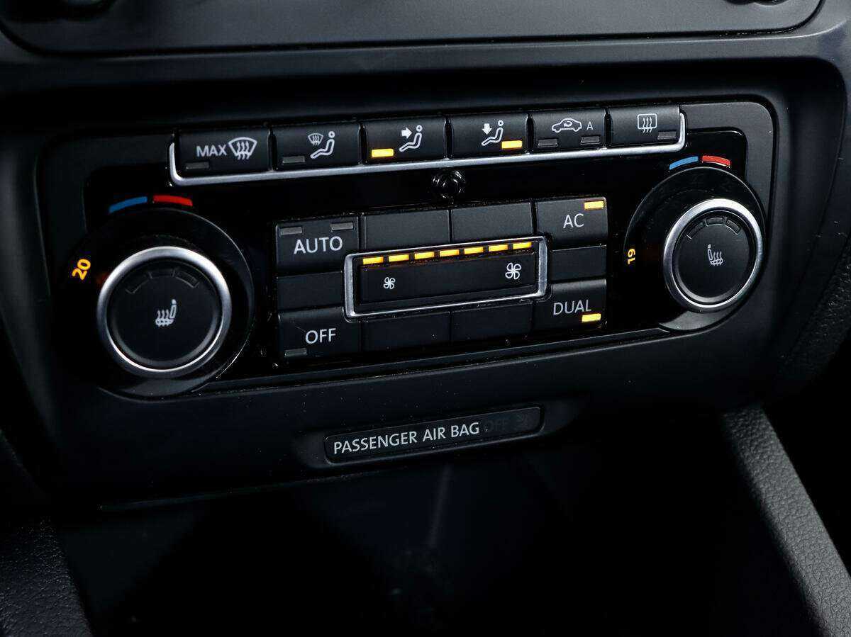 Купить Volkswagen Jetta, 2011, 310 569 км, фото №13