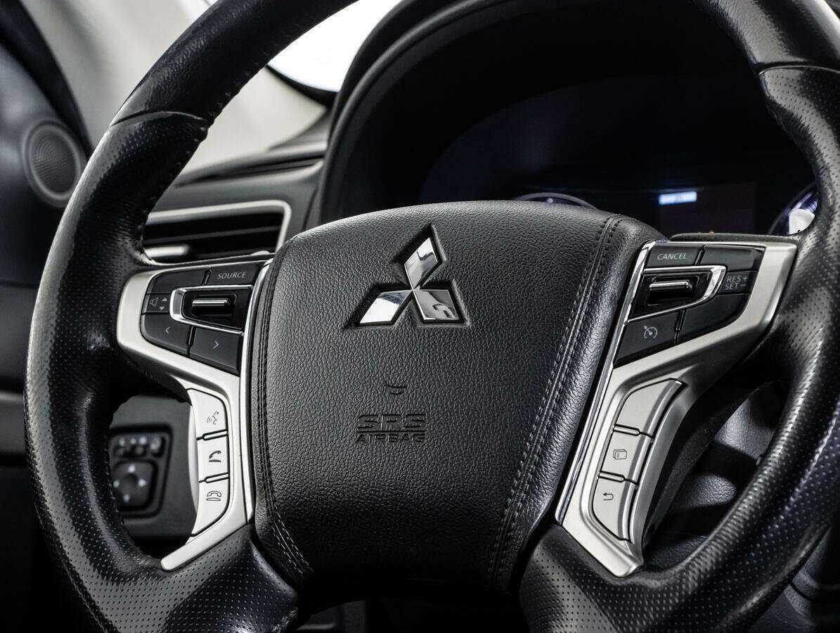 Купить Mitsubishi Pajero Sport, 2017, 100 868 км, фото №9