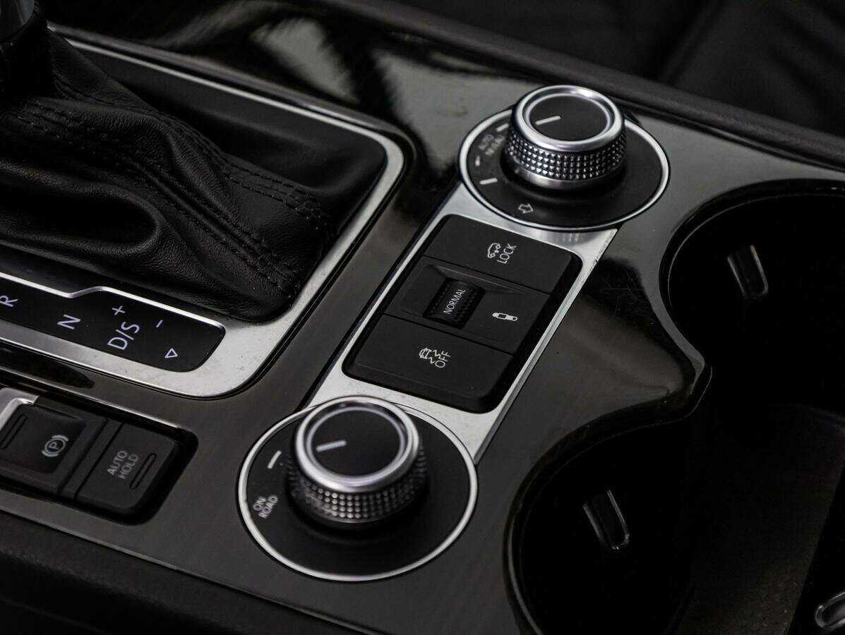 Купить Volkswagen Touareg, 2017, 120 471 км, фото №22