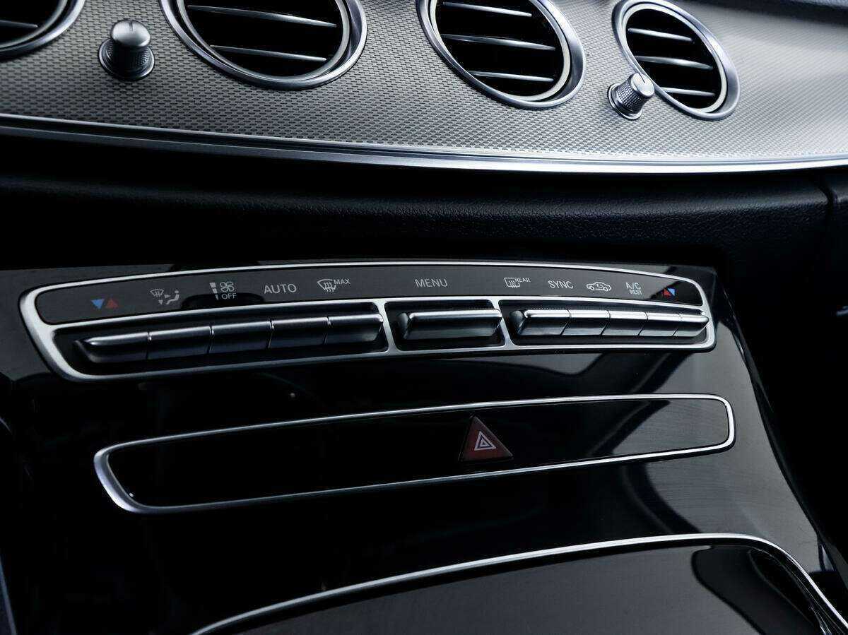 Купить Mercedes-Benz E-Класс 200, 2016, 90 000 км, фото №18