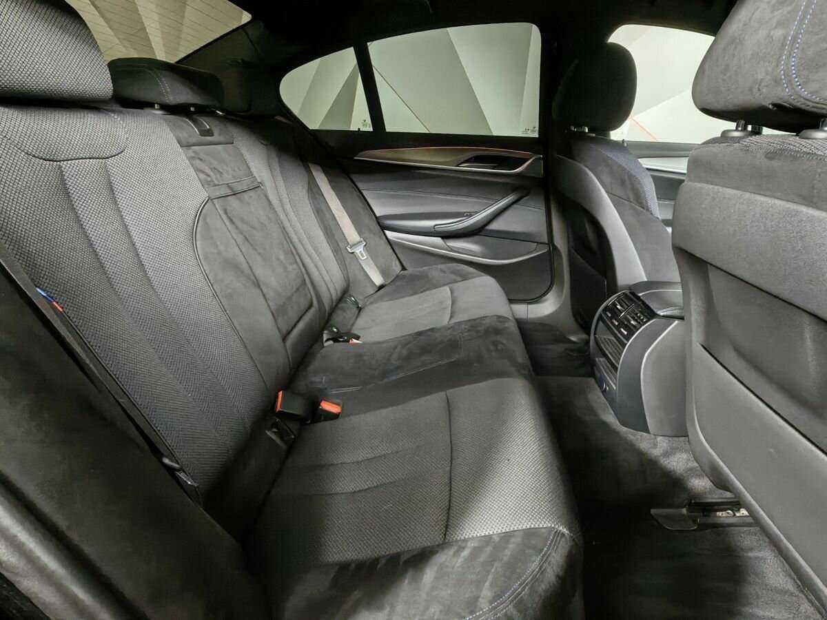 Купить BMW 5 серии 530i xDrive, 2017, 159 046 км, фото №9