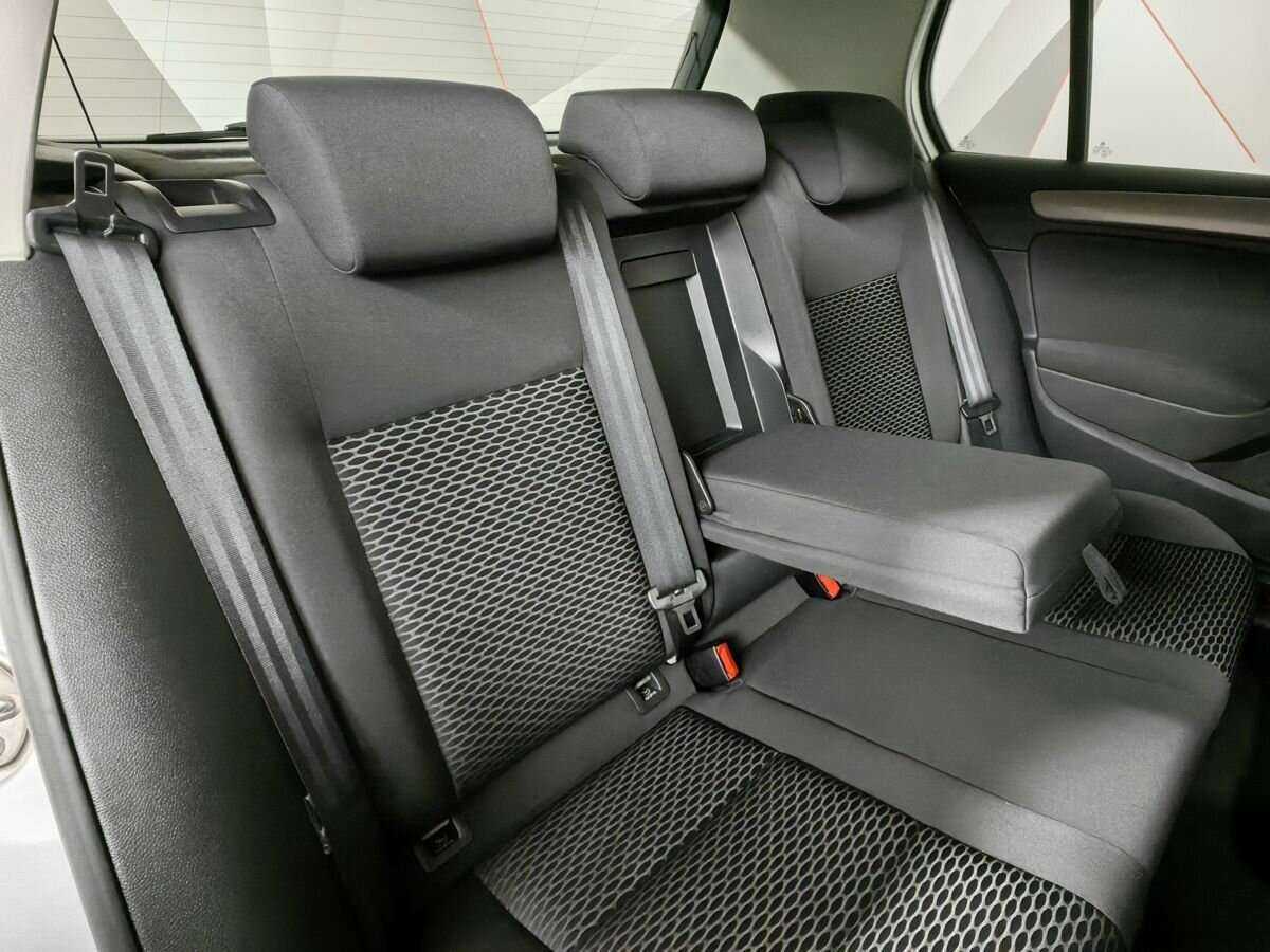 Купить Volkswagen Golf, 2010, 81 102 км, фото №11
