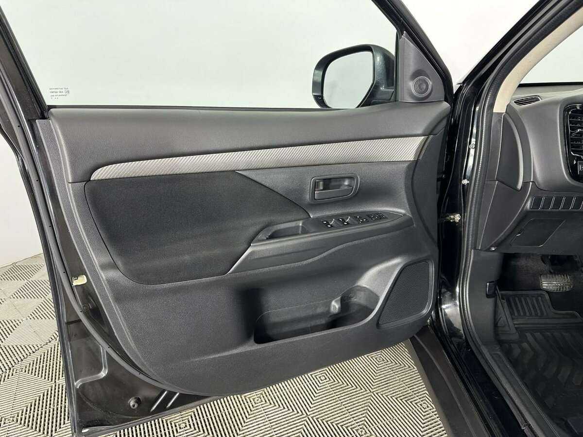 Купить Mitsubishi Outlander, 2017, 146 761 км, фото №8