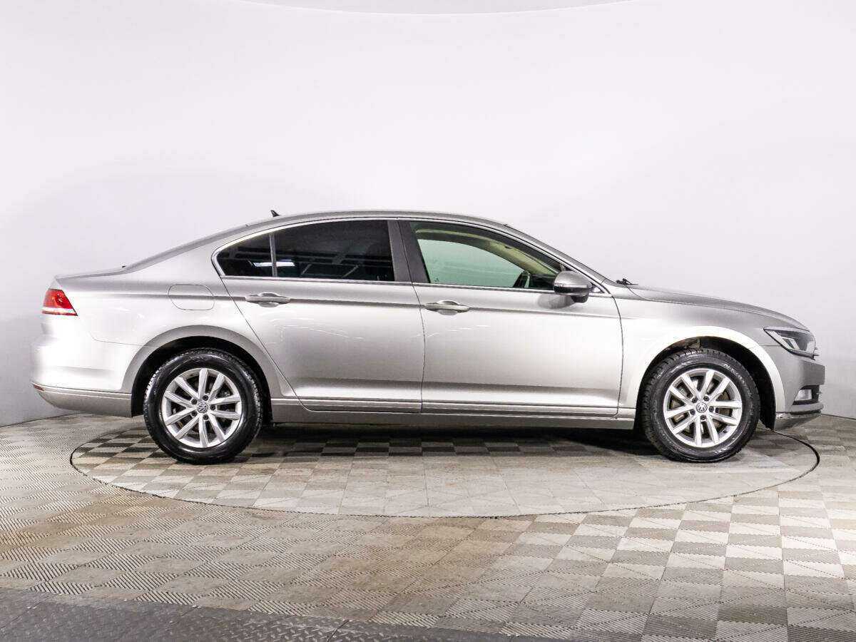 Купить Volkswagen Passat, 2017, 68 113 км, фото №4