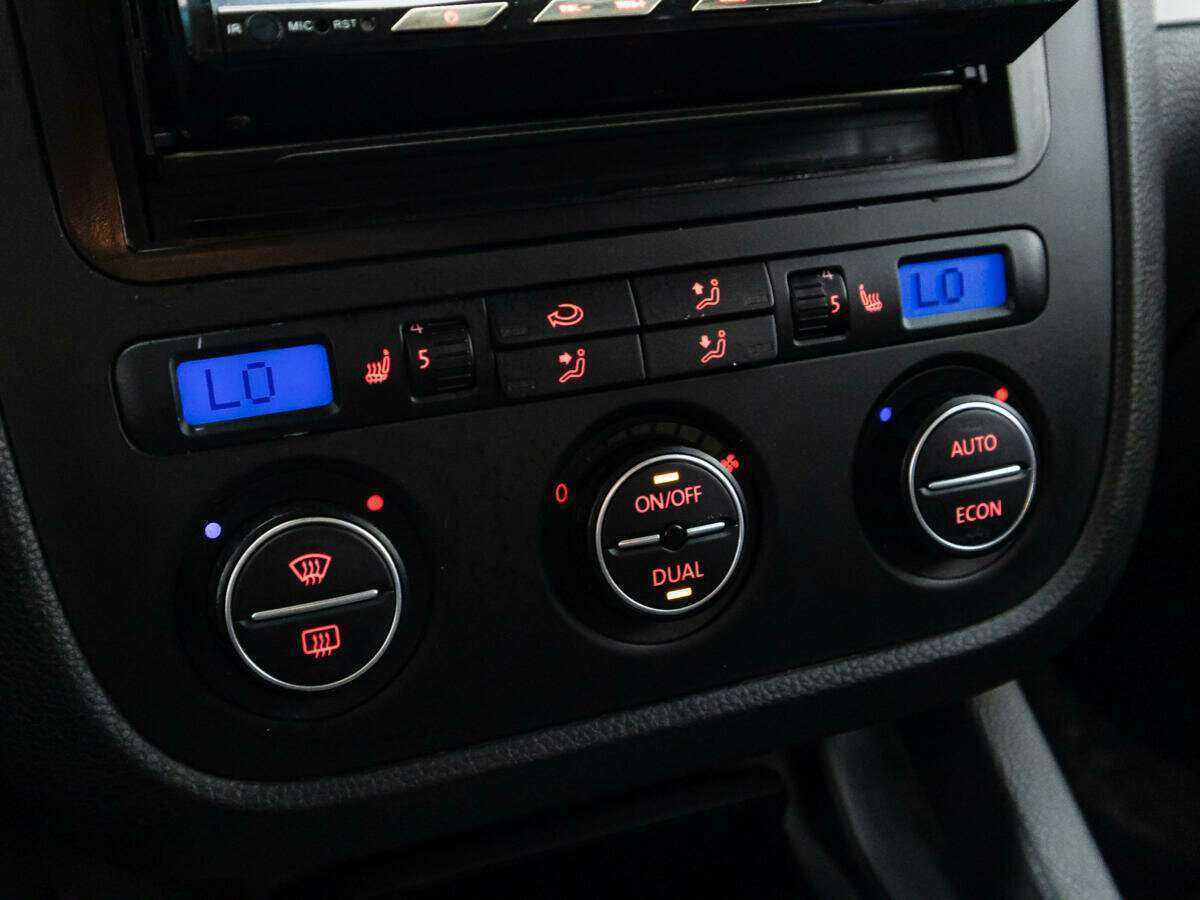 Купить Volkswagen Jetta, 2006, 283 287 км, фото №15