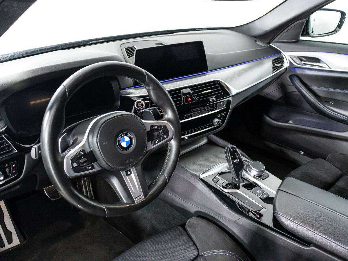 Купить BMW 5 серии 520d xDrive, 2018, 119 564 км, фото №10