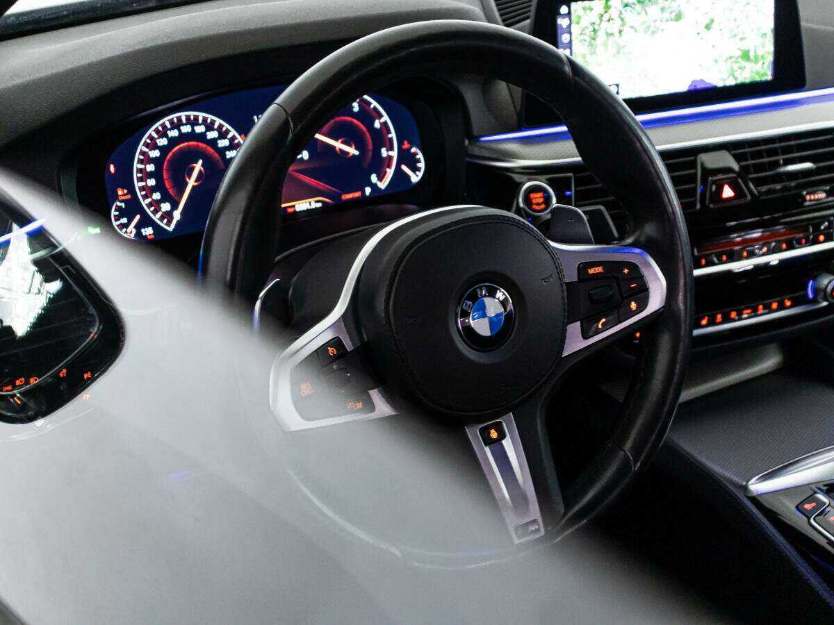 Купить BMW 5 серии 520d xDrive, 2018, 119 564 км, фото №18