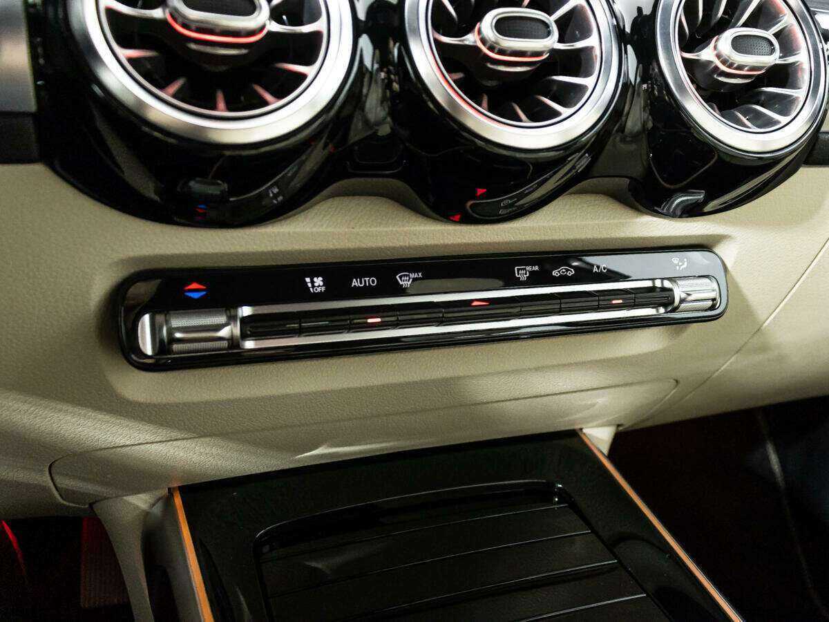 Купить Mercedes-Benz GLB 200 d, 2020, 52 159 км, фото №20