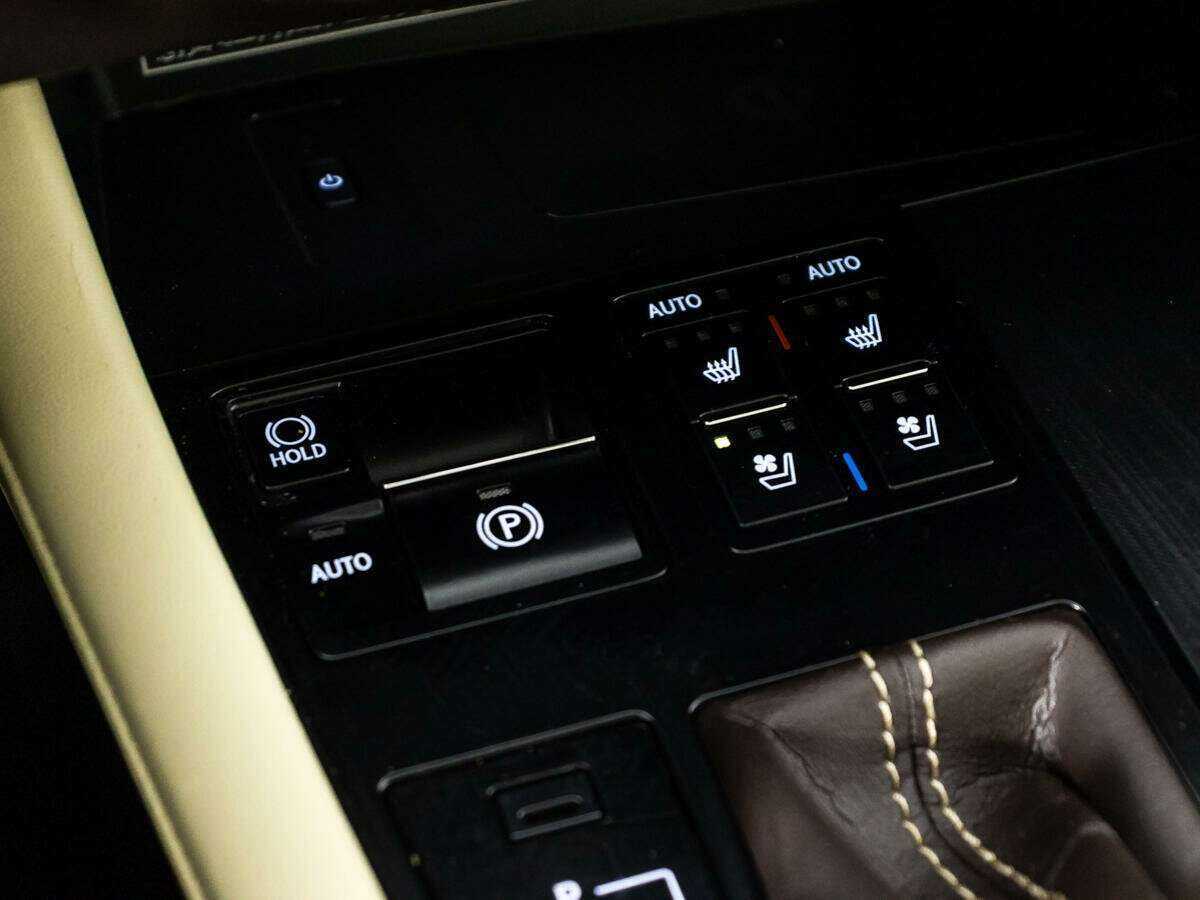 Купить Lexus RX 350, 2016, 130 621 км, фото №19