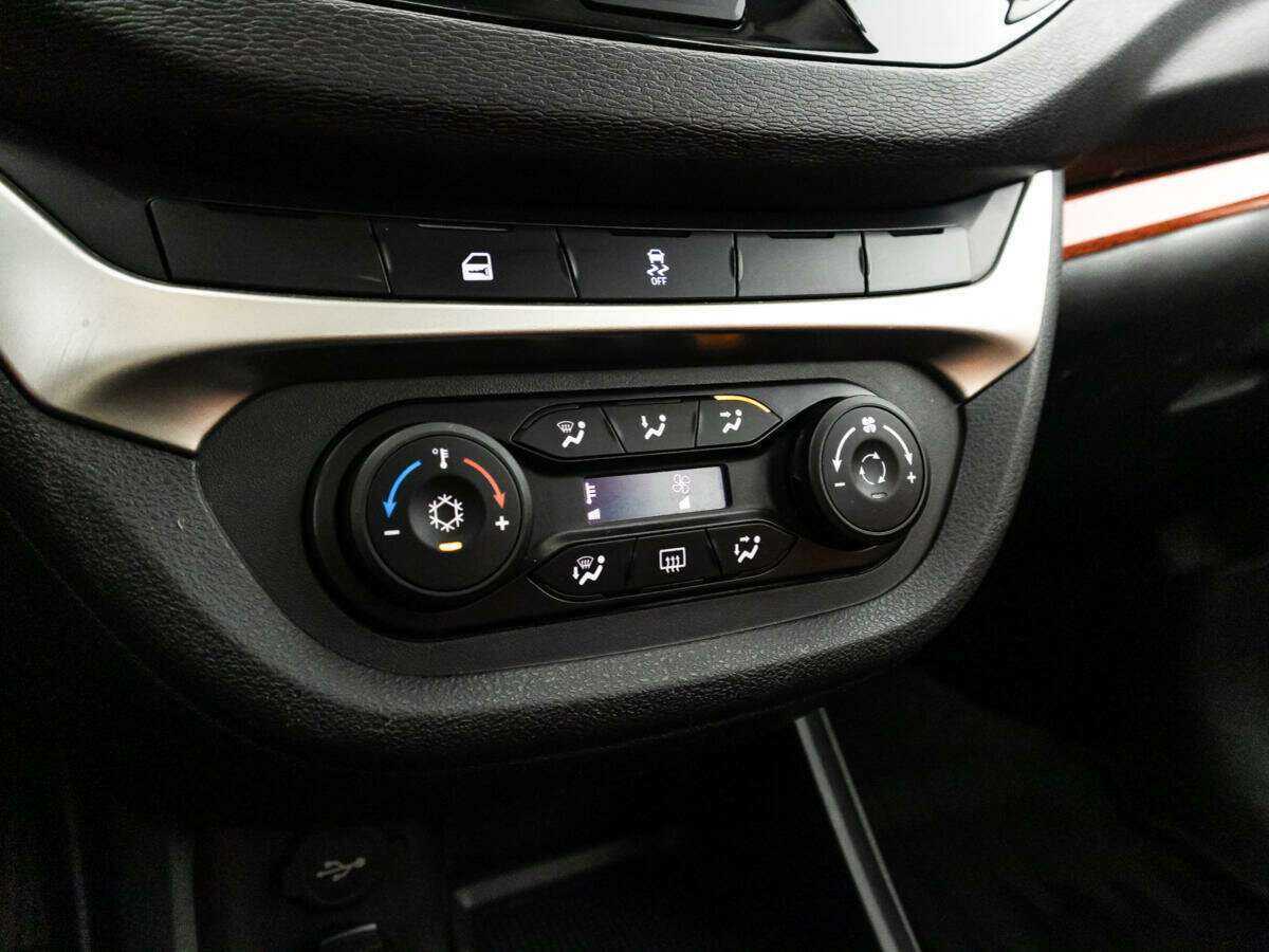 Купить Lada (ВАЗ) Vesta Cross, 2021, 7 856 км, фото №15