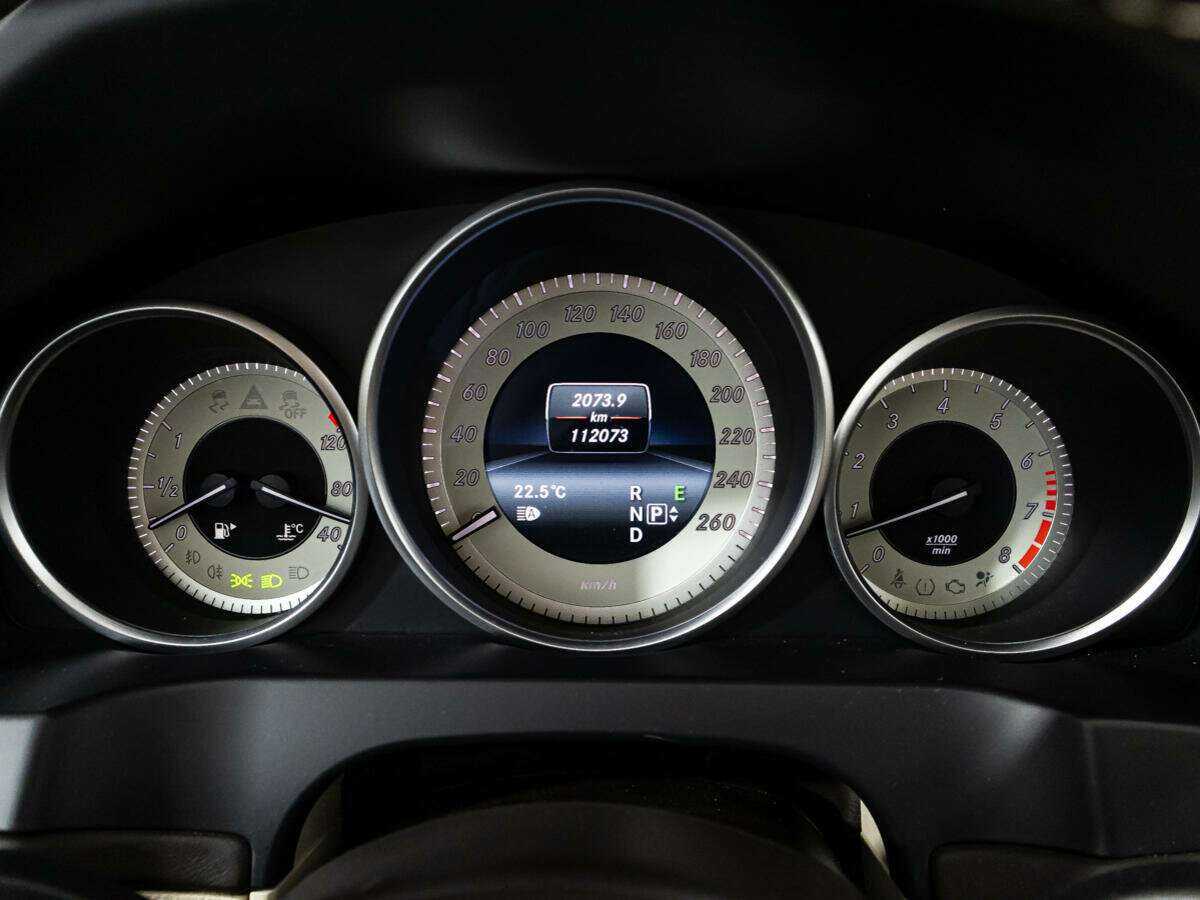 Купить Mercedes-Benz E-Класс 350, 2015, 112 071 км, фото №12