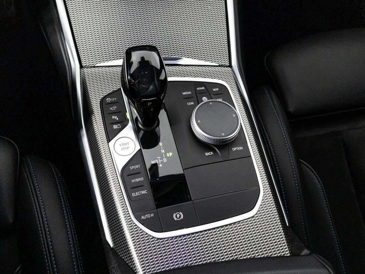 Купить BMW 3 серии 330e, 2020, 85 435 км, фото №16