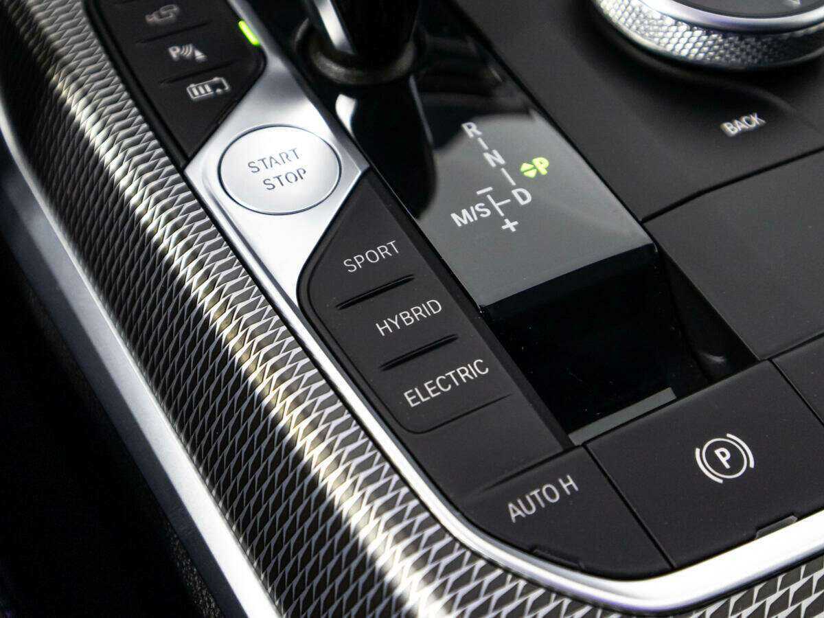 Купить BMW 3 серии 330e, 2020, 85 435 км, фото №17