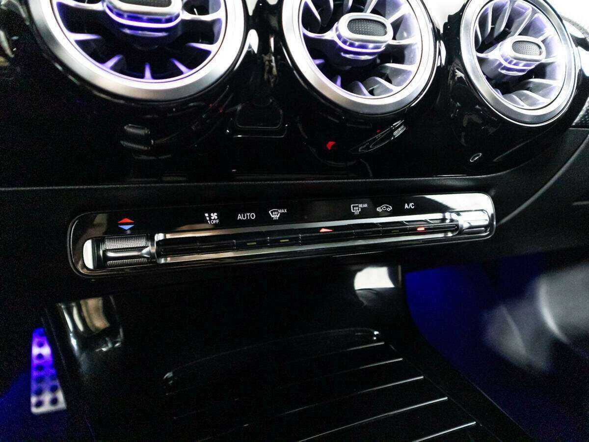 Купить Mercedes-Benz CLA 200, 2019, 115 001 км, фото №15